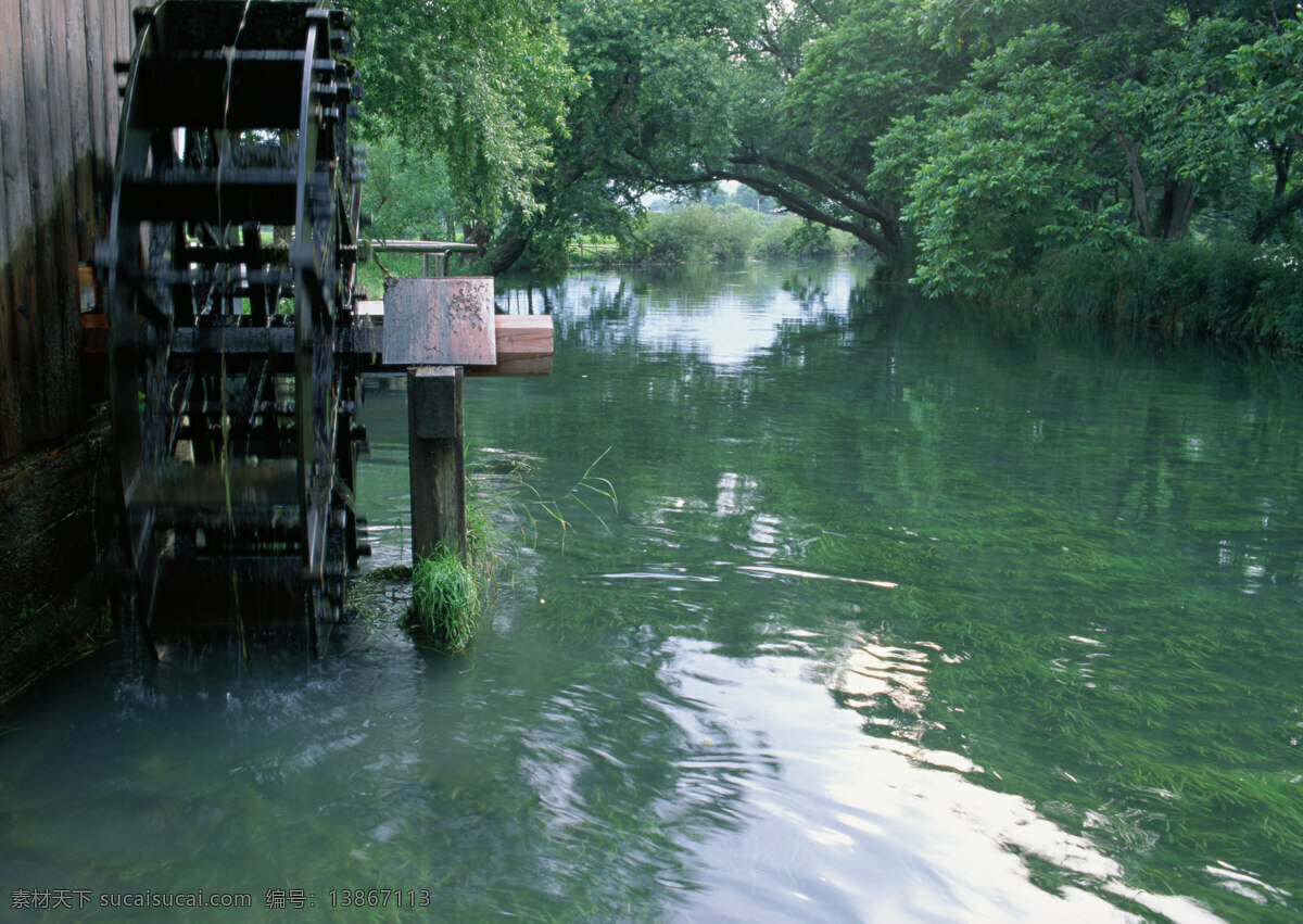 风车 抽水 美丽风景 风光 景色 美景 风车抽水 湖水 清澈 小河 自然景观 山水风景 四季风景 风景图片