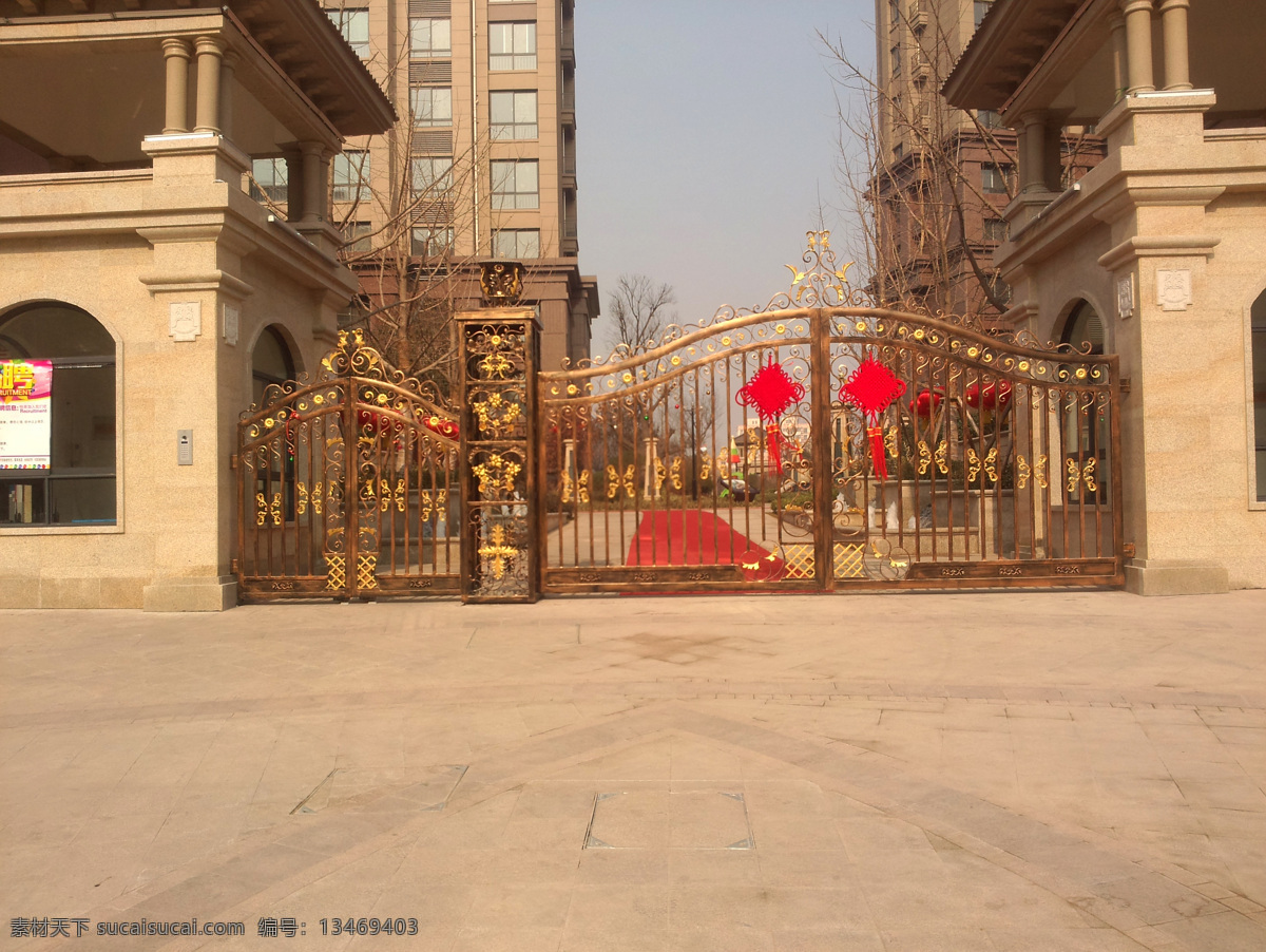 小区大门 艺术大门 铁艺大门 小区一角 小区门口 楼 高楼大厦 摄影图 生活百科 生活素材