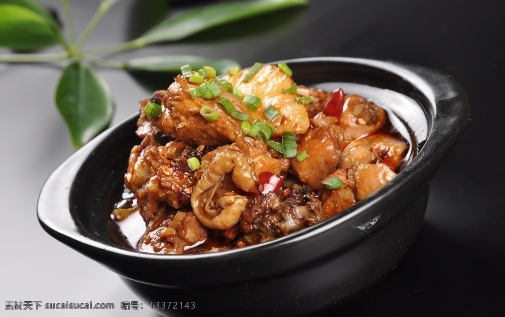 大盘鸡图片 大盘鸡 清真大盘鸡 新疆大盘鸡 香辣大盘鸡 大块鸡 土豆鸡块 清真 菜图 餐饮美食