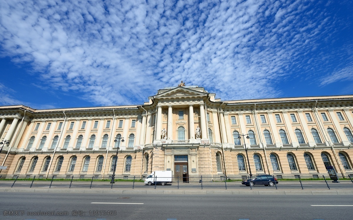 高楼建筑 国外旅游 建筑 建筑景观 蓝天 旅游摄影 欧式 欧式建筑 黄色建筑 天空 云层 自然景观 家居装饰素材