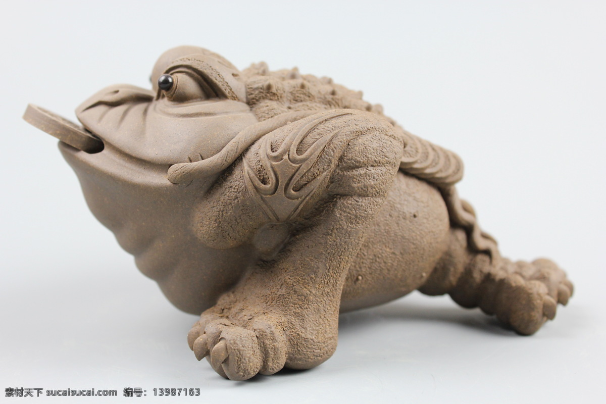 宜兴紫砂系列 紫砂玩偶 紫泥 红泥 宜兴紫砂壶 江苏宜兴 钱 元宝 招财进宝 蟾蜍 蛤蟆 紫砂博物馆 传统文化 文化艺术 宜兴紫砂