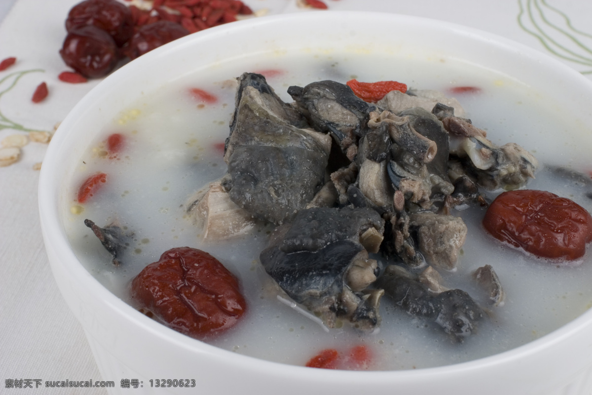 红枣炖乌鸡 红枣乌鸡汤 乌鸡汤 乌鸡 汤 中式美食 传统美食 餐饮美食