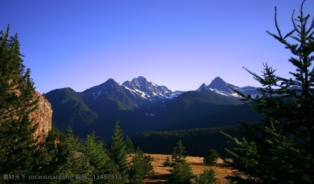 蓝天 大山 白云 乡村 黎明 攝影图 山水风景 自然景观