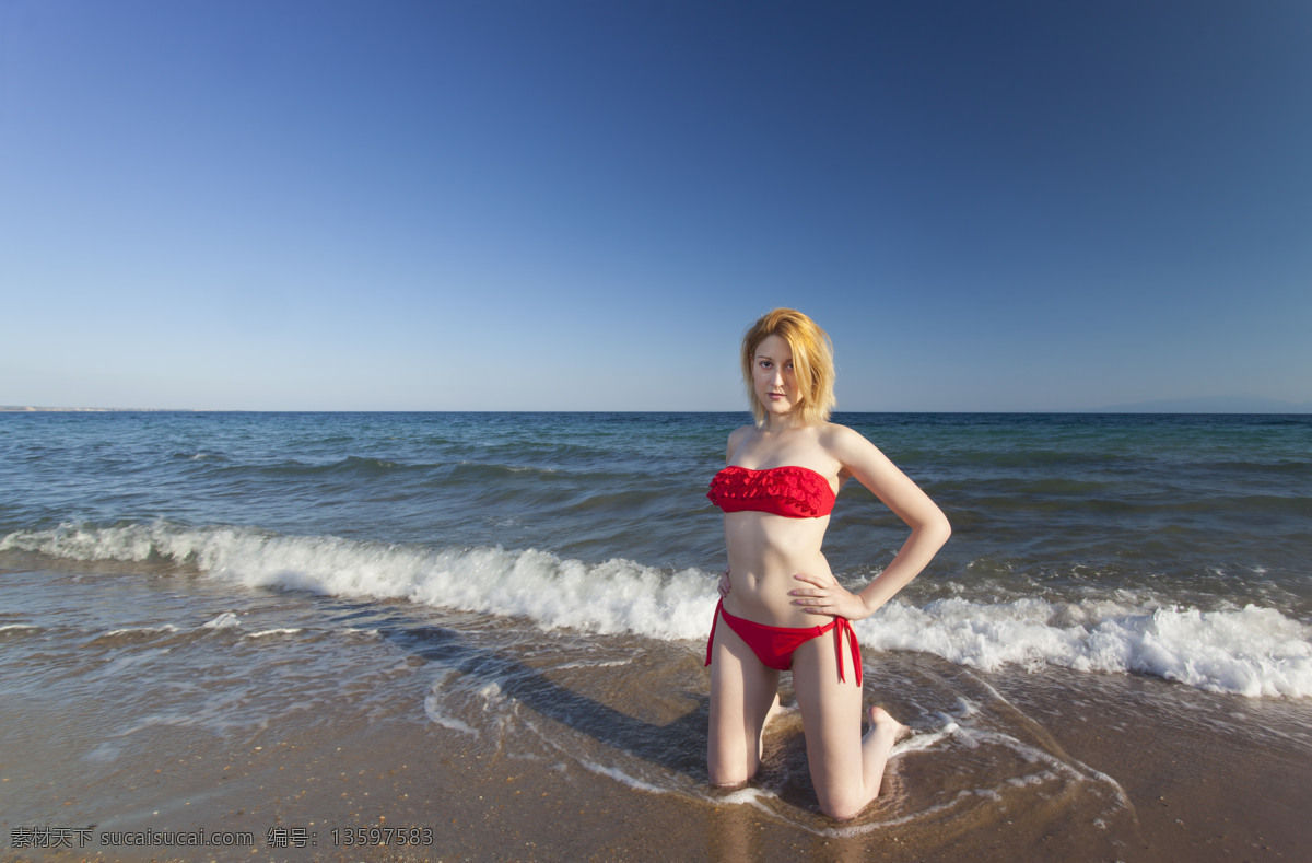 跪 海边 外国 妞 外国女人 性感美女 女人 海滩 人物图库 生活人物 人物图片