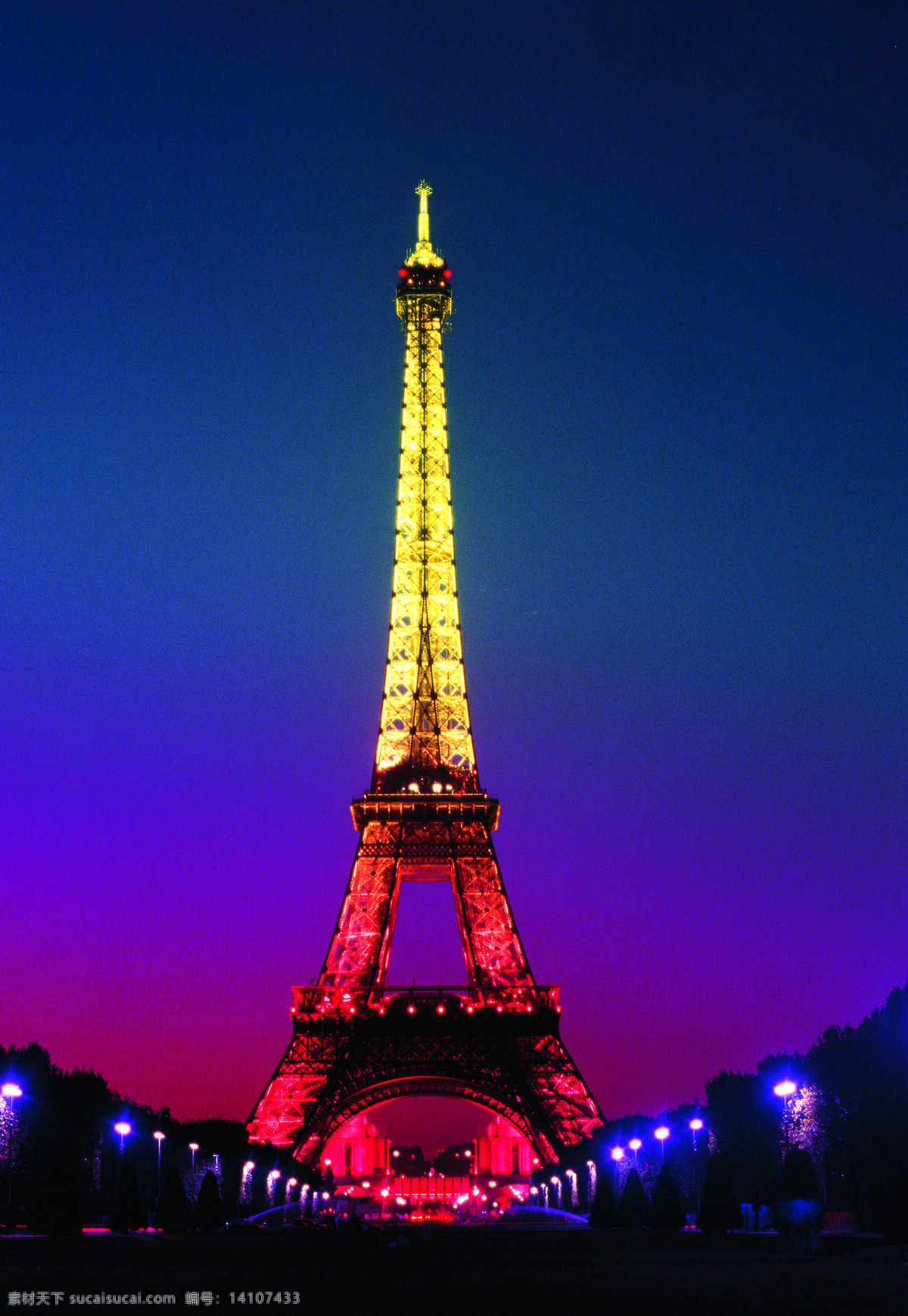 埃菲尔铁塔 巴黎 法国 路灯 铁塔 夜晚 绚丽灯光 风景 生活 旅游餐饮