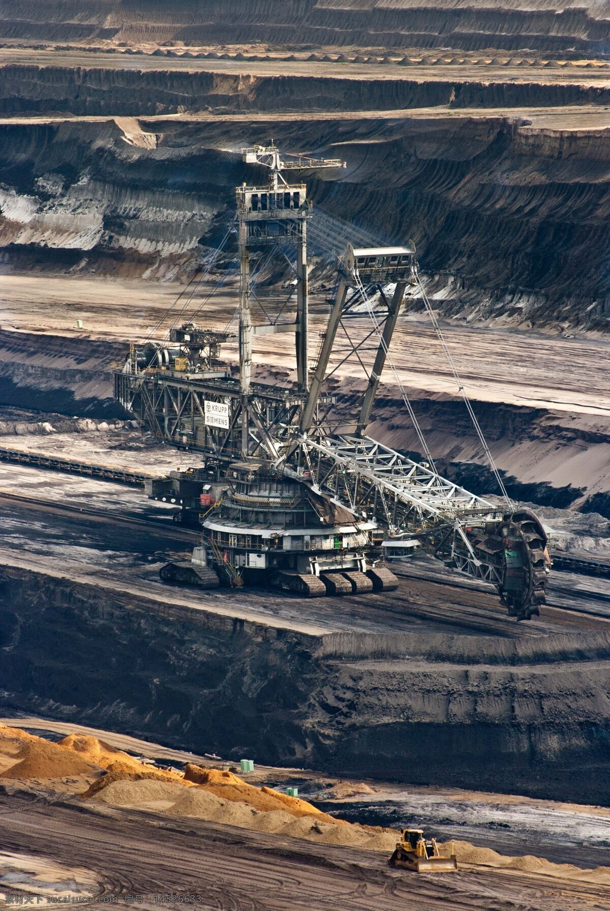 露天煤矿 煤矿 露天 室外 机械作业 煤炭 素材之家 现代科技 工业生产