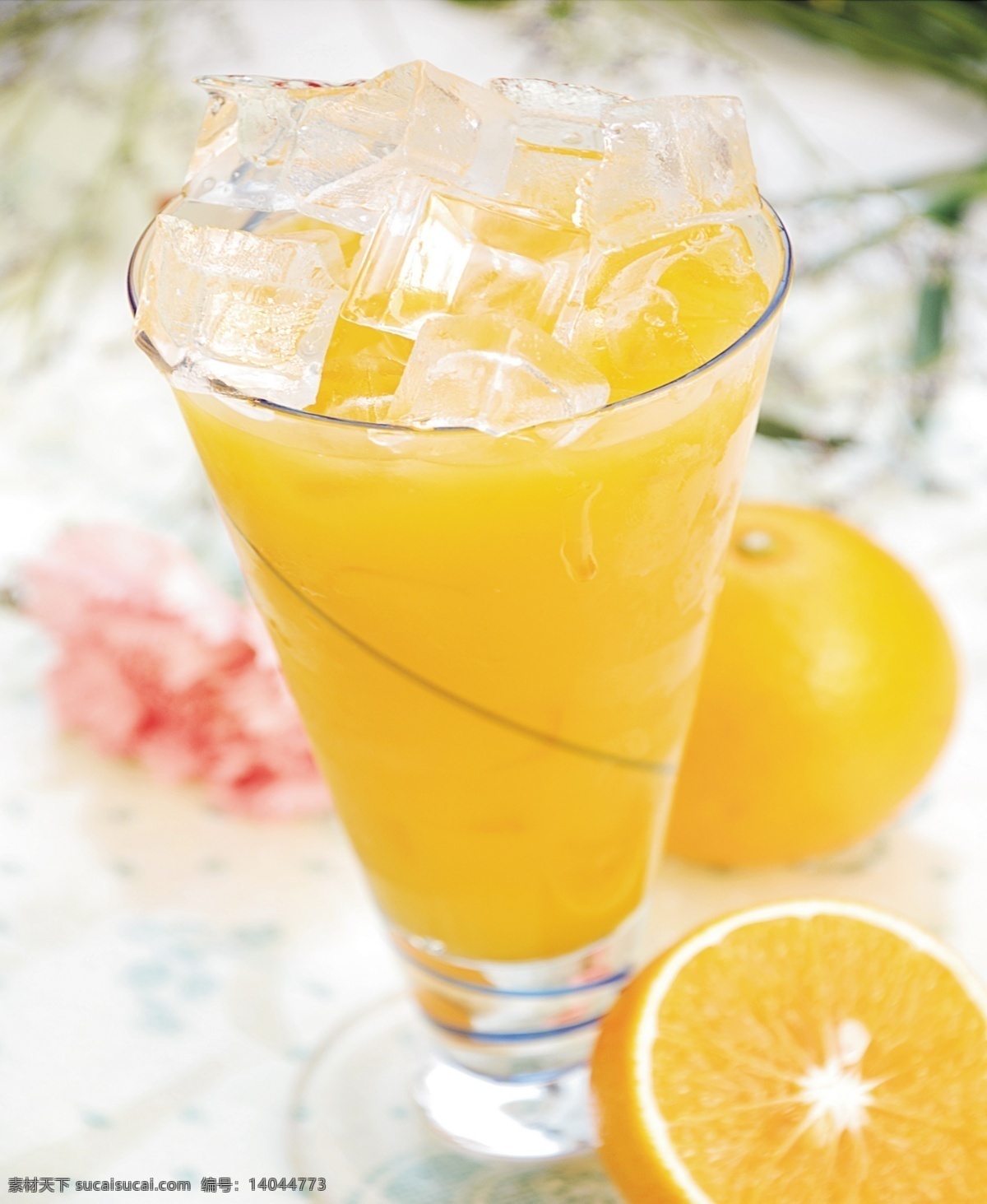 鲜橙汁 冰块 餐饮美食 生活百科 鲜橙 饮料杯 设计素材 模板下载 psd源文件 餐饮素材