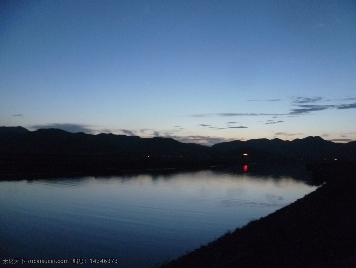 河流 傍晚 静谧 河畔 夜空 自然风景 自然景观