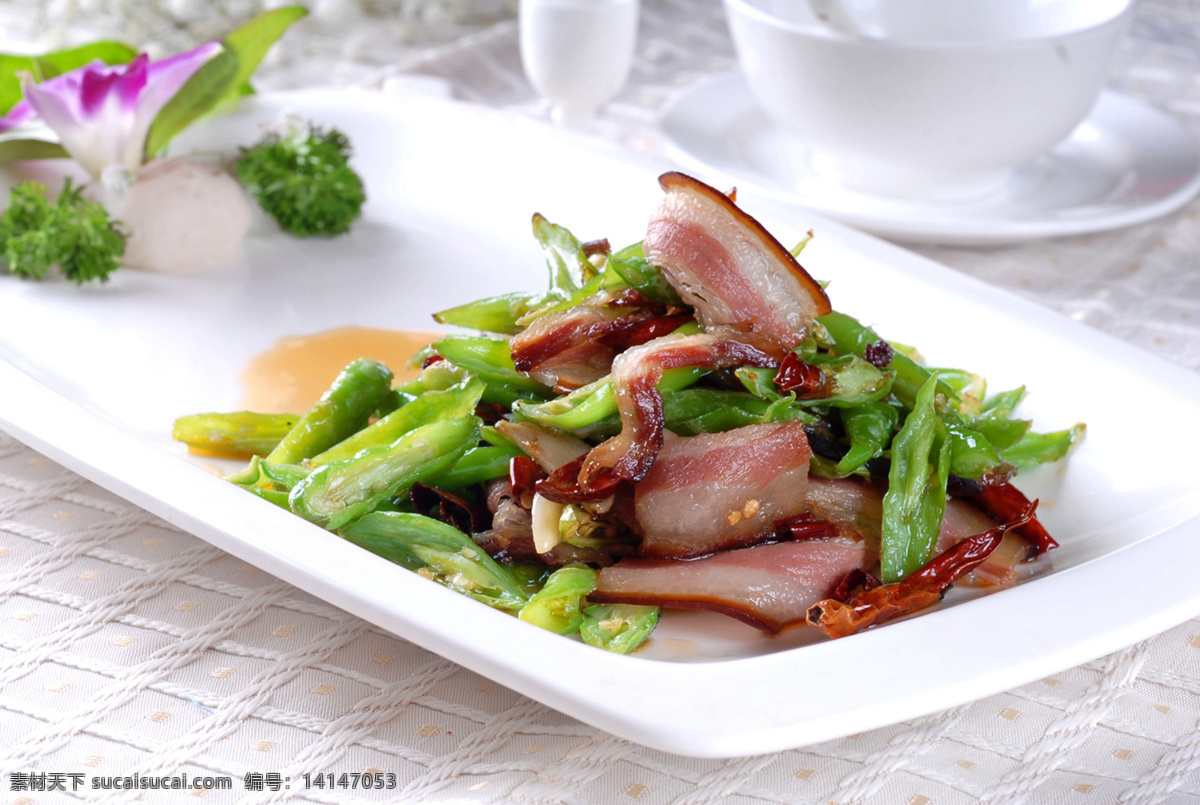 青椒炒酱肉 美食 传统美食 餐饮美食 高清菜谱用图